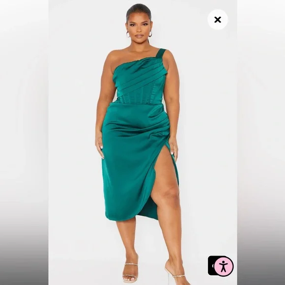 green emerald velvet dress Velvi - Yvette Corset Gown - Emerald - Final Sale main image 1
